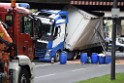 LKW blieb unter Bruecke haengen Koeln Ehrenfeld Innere Kanalstr Hornstr P039